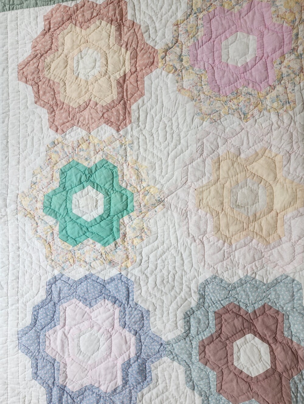 Beautiful vintage handmade quilt